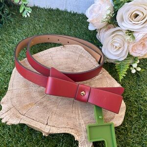 Kate Spade bow belt with spade
M
$58
Color: Deep Lipstick / Polished Gold